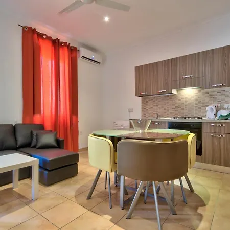 Serene & Penthouses In 아파트 *