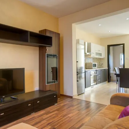 شقة Serene & Penthouses In *