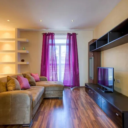 Apartment Serene & Penthouses In