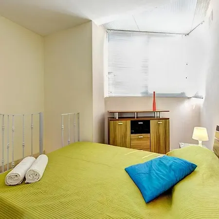 Serene & Penthouses In 슬리에마