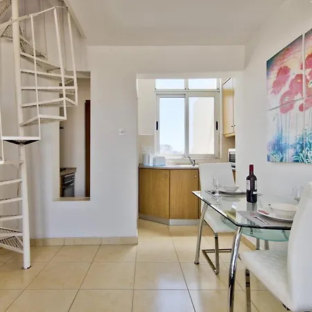아파트 Serene & Penthouses In