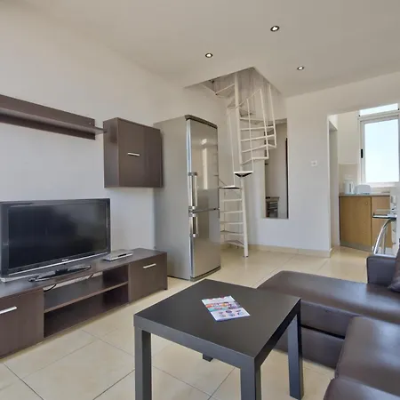 Serene & Penthouses In 슬리에마