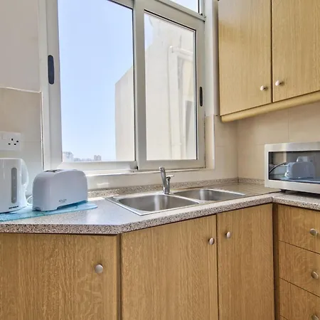 Serene & Penthouses In شقة