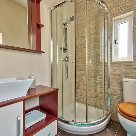 Serene & Penthouses In سليمة