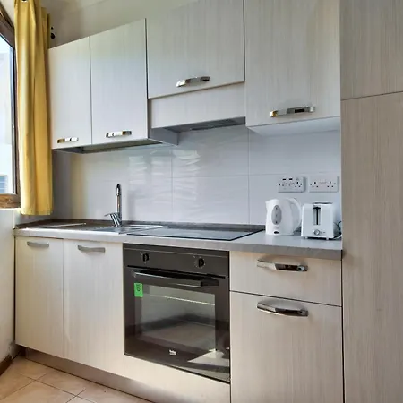 아파트 Serene & Penthouses In 슬리에마