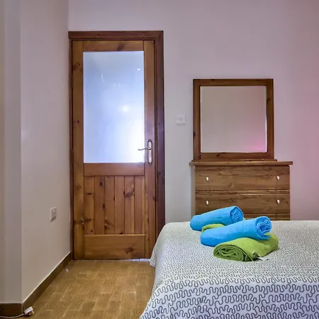 Serene & Penthouses In شقة