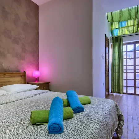 Serene & Penthouses In * سليمة